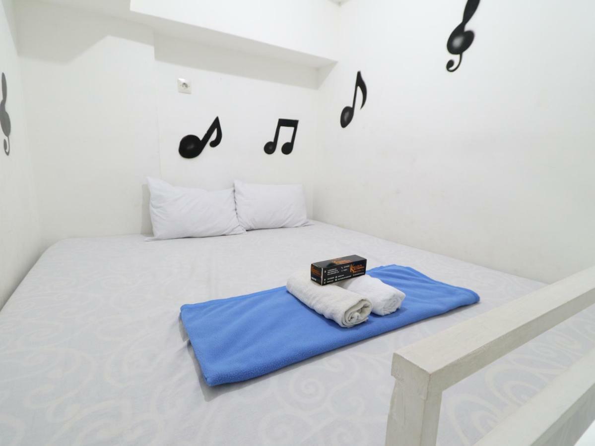 Отель Kamar Keluarga Duri Kosambi Джакарта Экстерьер фото